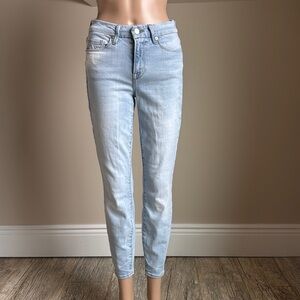 Good American Light Wash Jeans